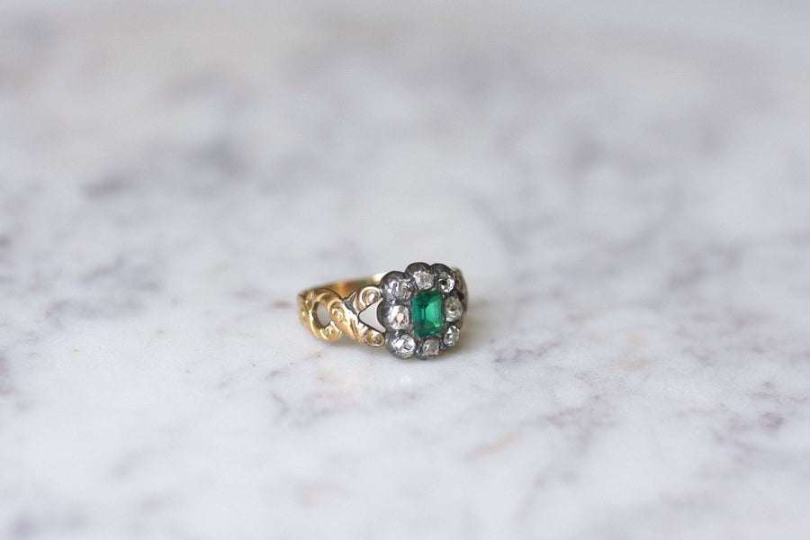 Colombian emerald daisy ring with diamonds - Penelope Gallery