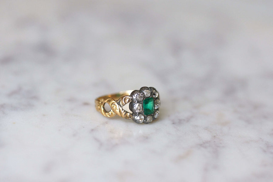 Colombian emerald daisy ring with diamonds - Penelope Gallery