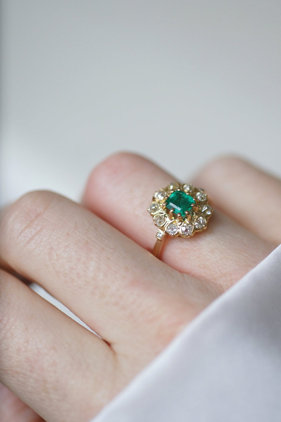 Emerald and diamond daisy ring - Penelope Gallery