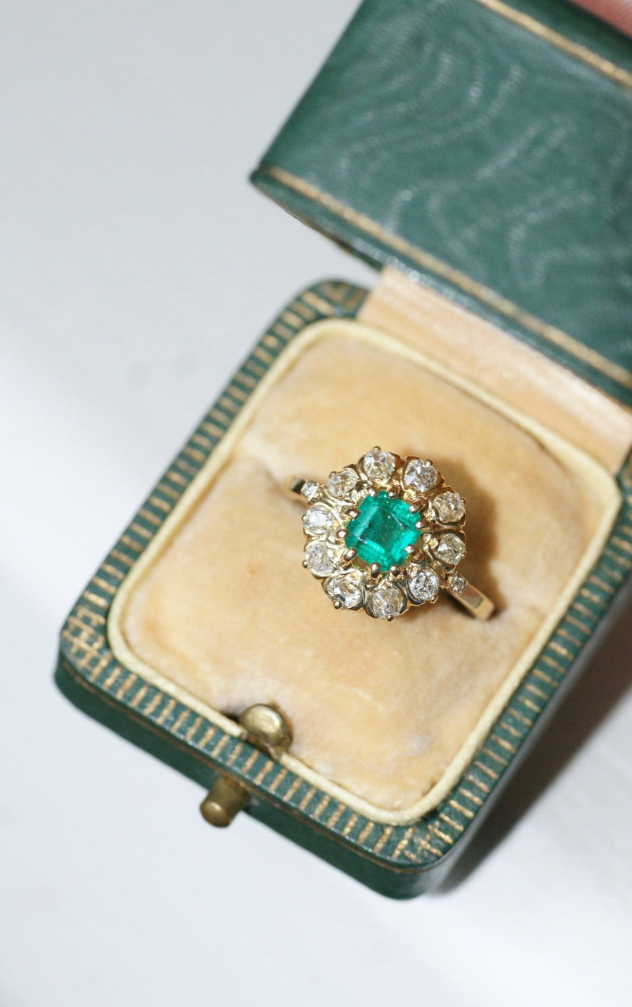 Emerald and diamond daisy ring - Penelope Gallery