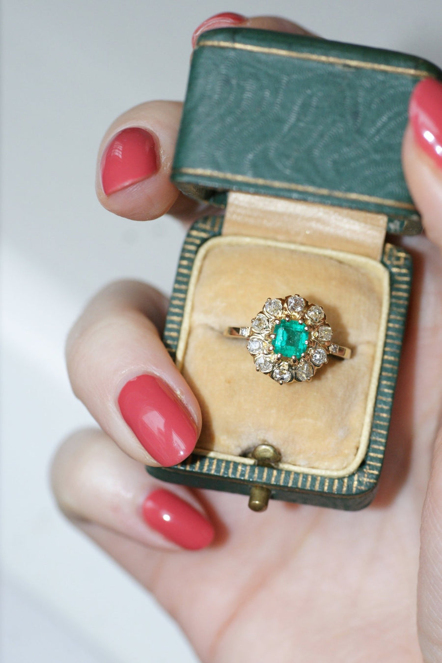 Emerald and diamond daisy ring - Penelope Gallery