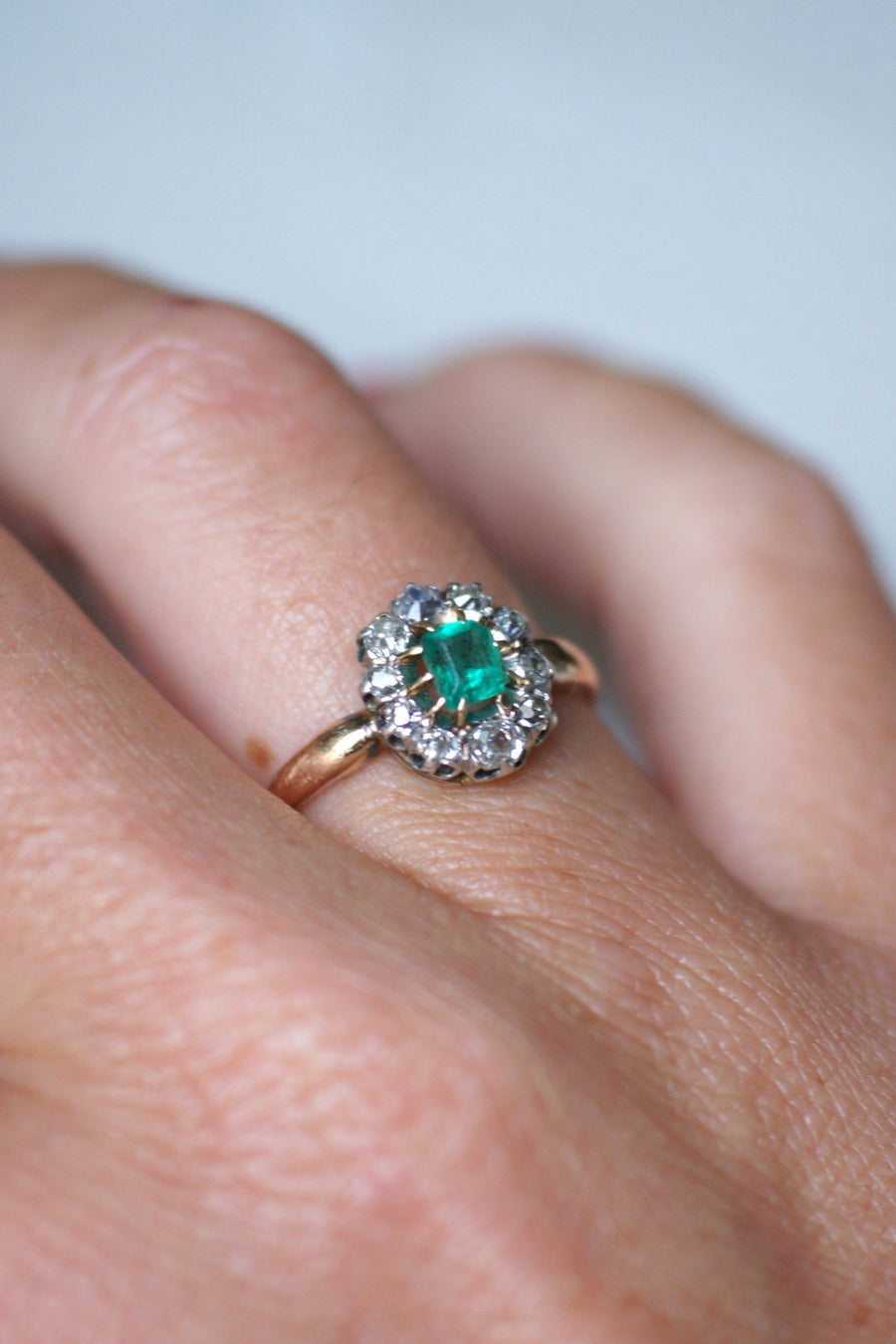 Emerald and diamond daisy ring - Penelope Gallery