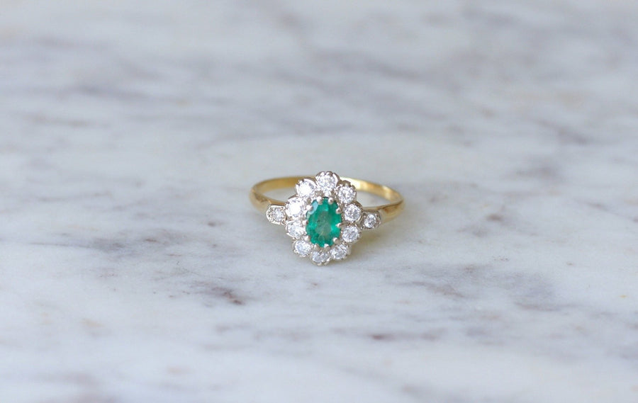 Emerald and diamond daisy ring on gold - Galerie Pénélope