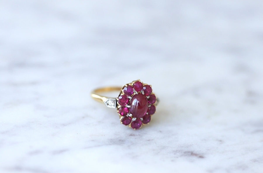 Cabochon ruby and diamond daisy ring - Galerie Pénélope