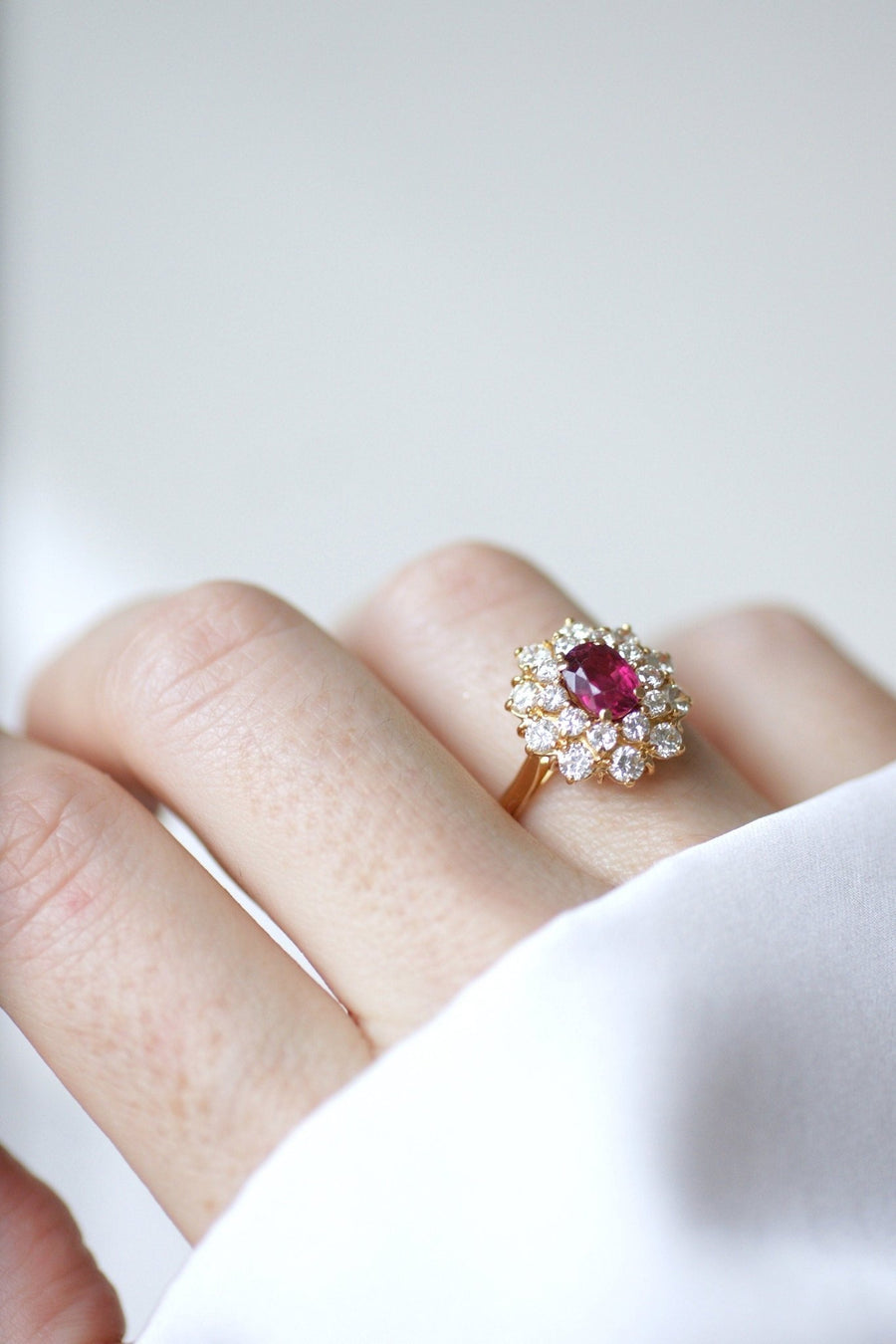 Ruby daisy ring set with diamonds - Galerie Pénélope