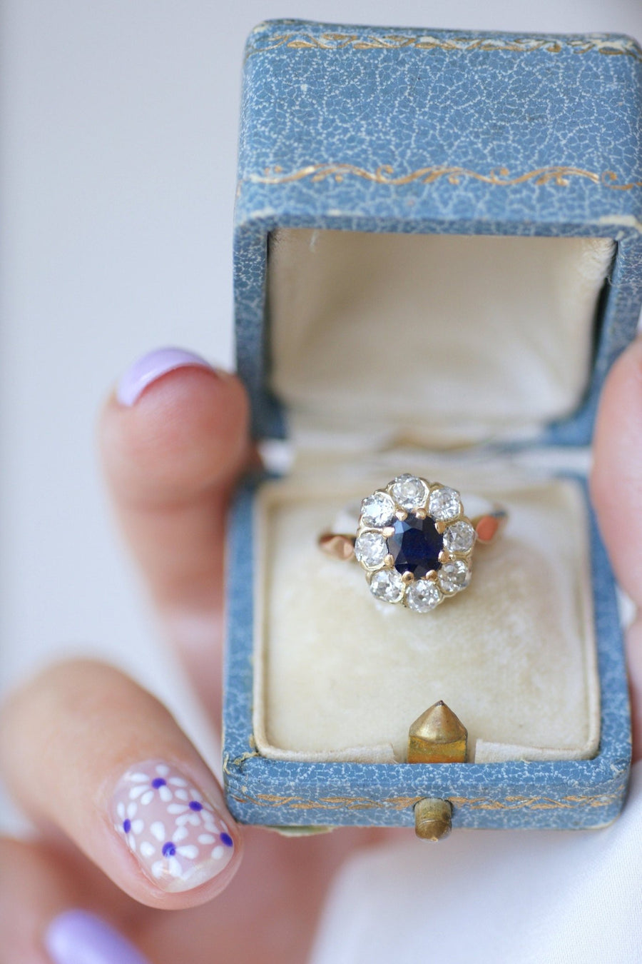 Sapphire daisy ring with diamonds - Penelope Gallery