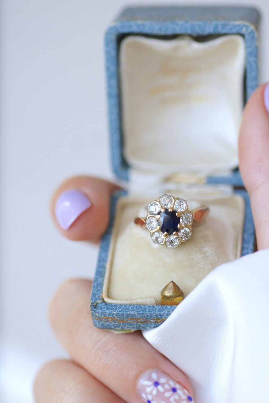Sapphire daisy ring with diamonds - Penelope Gallery