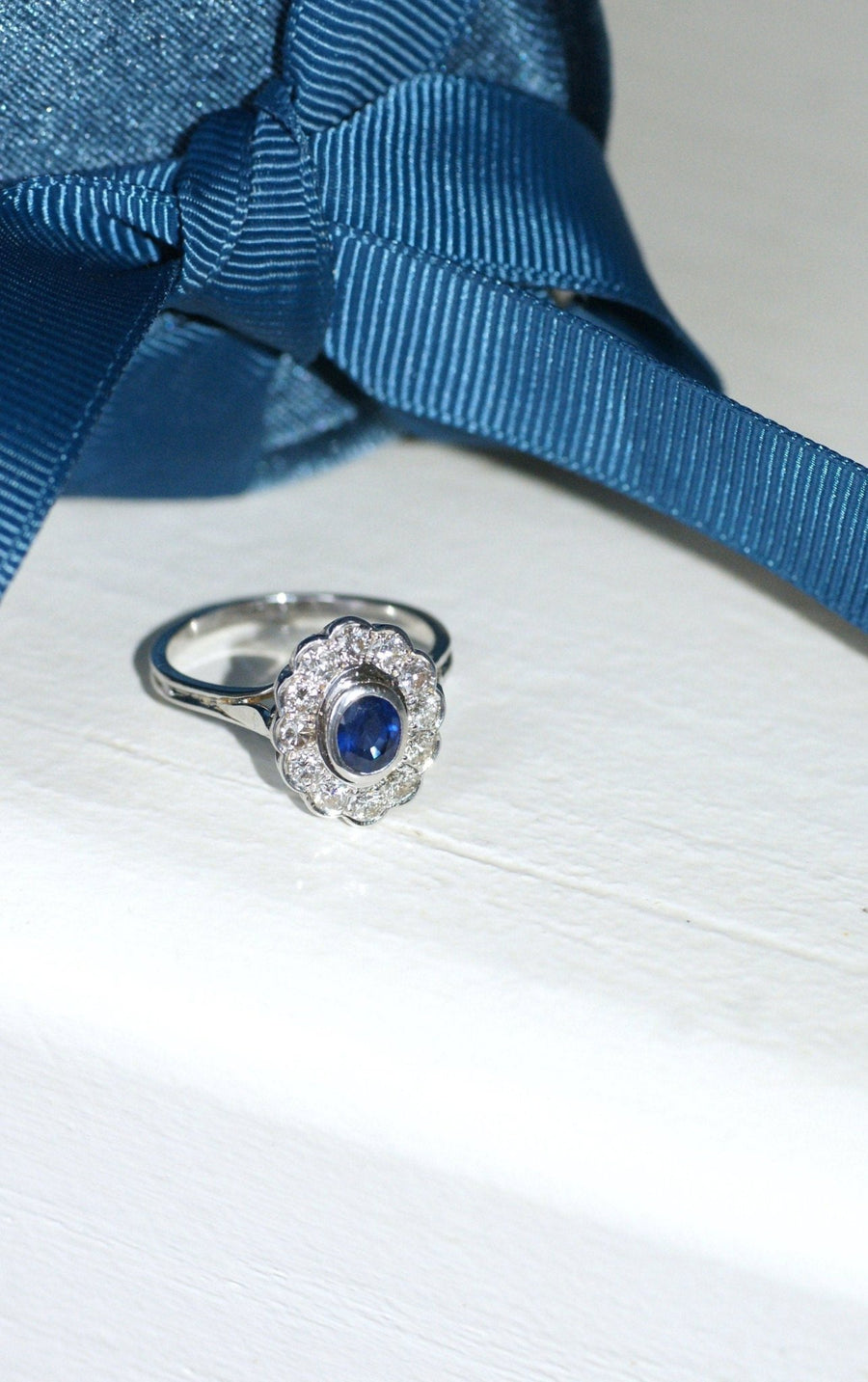 Sapphire daisy ring with diamonds - Penelope Gallery