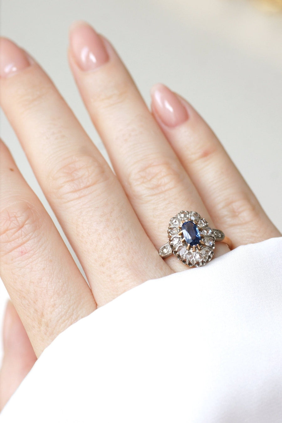 Sapphire daisy ring with diamonds - Penelope Gallery