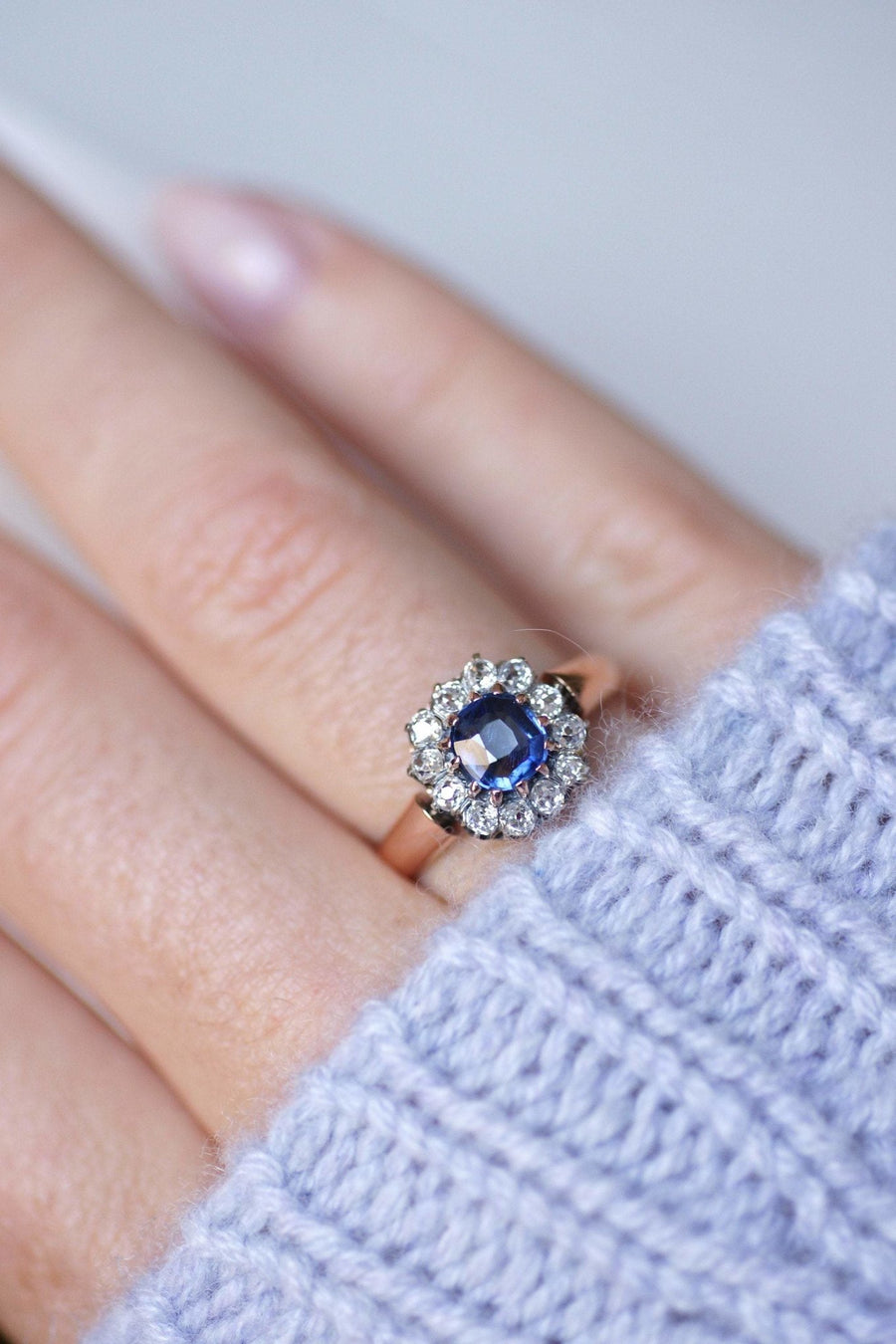 Unheated sapphire daisy ring with diamonds - Penelope Gallery