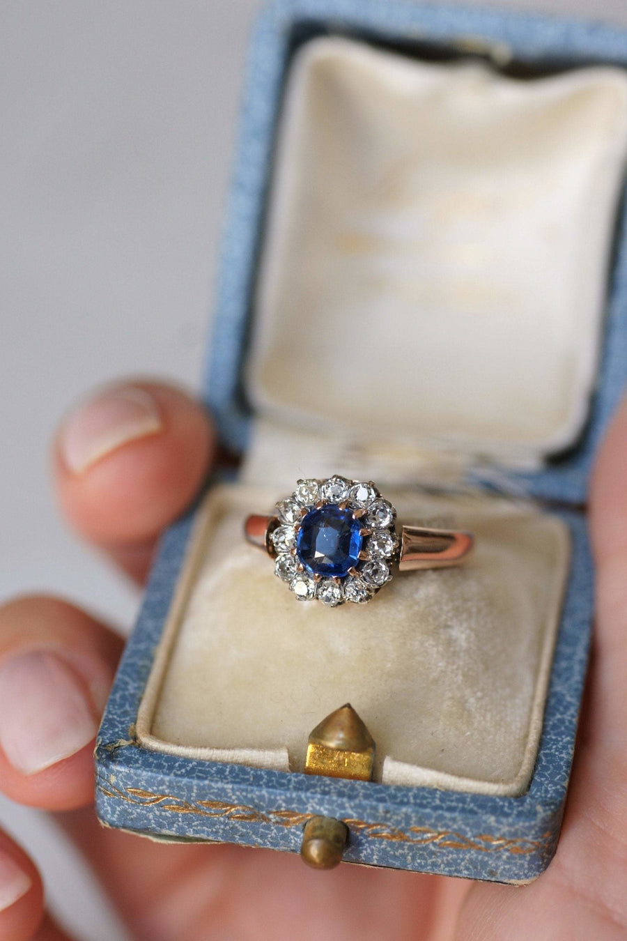 Unheated sapphire daisy ring with diamonds - Penelope Gallery