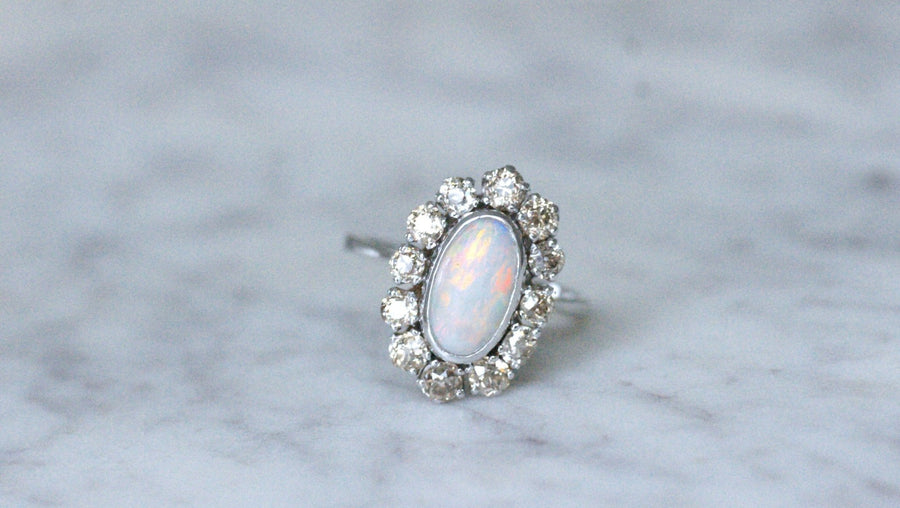 Opal margurite ring set in diamonds on white gold - Galerie Pénélope