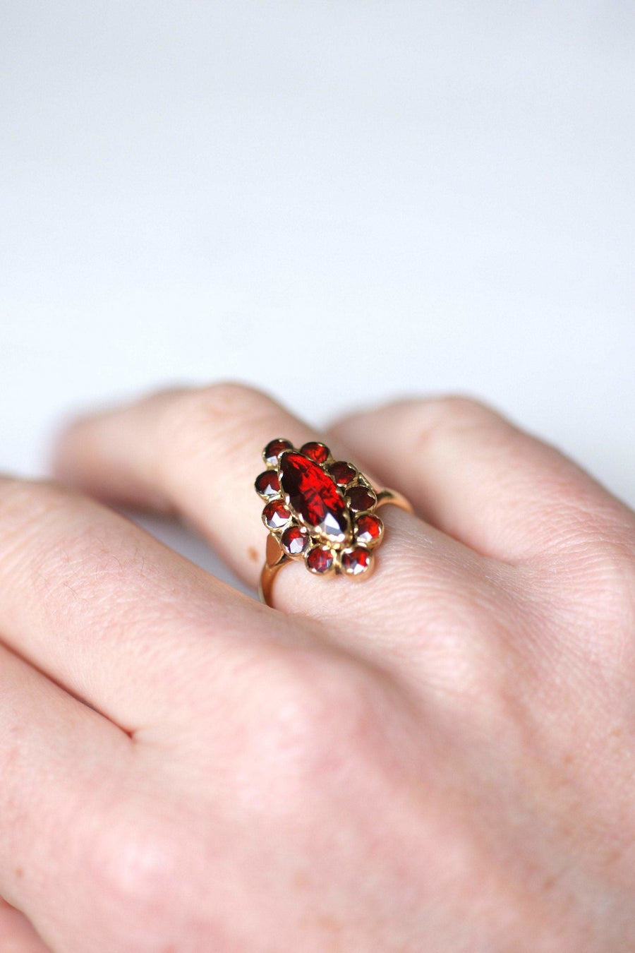 Antique marquise ring in gold and garnets from Perpignan - Galerie Pénélope
