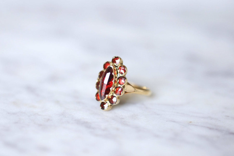 Antique marquise ring in gold and garnets from Perpignan - Galerie Pénélope