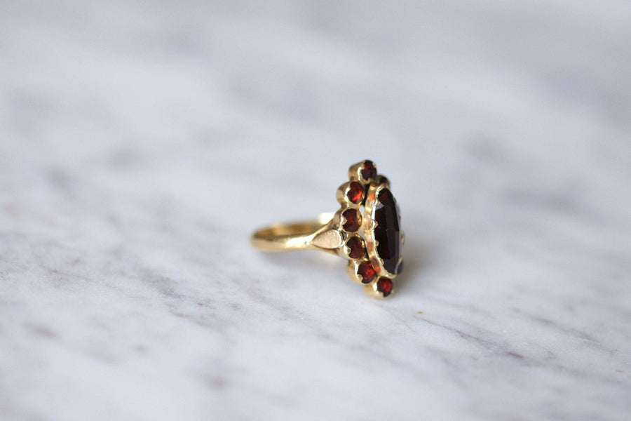 Antique marquise ring in gold and garnets from Perpignan - Galerie Pénélope
