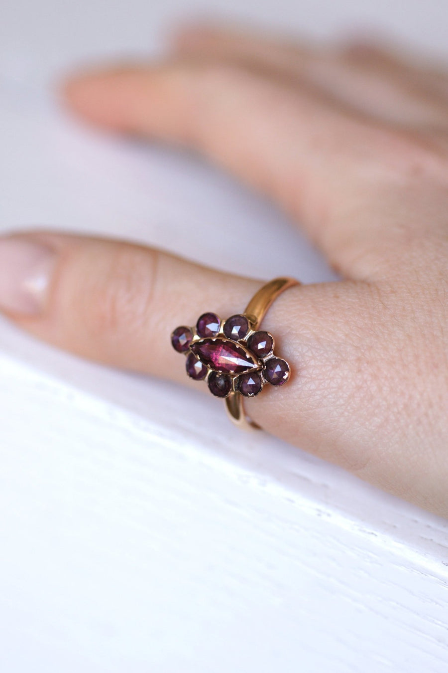 Antique marquise ring in gold and garnets from Perpignan - Galerie Pénélope