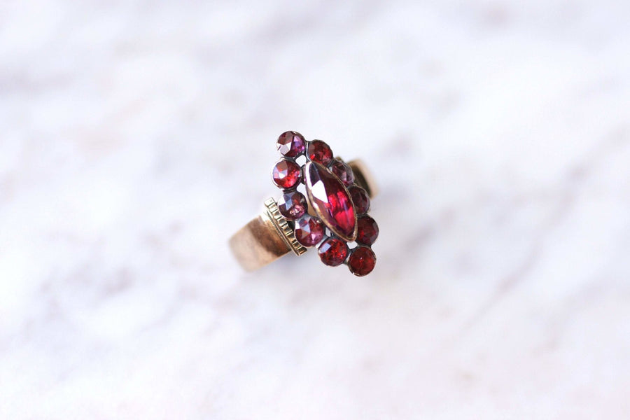 Antique marquise ring in gold and garnets from Perpignan - Galerie Pénélope
