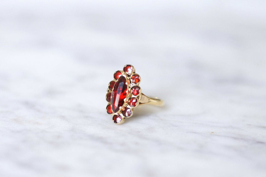 Antique marquise ring in gold and garnets from Perpignan - Galerie Pénélope