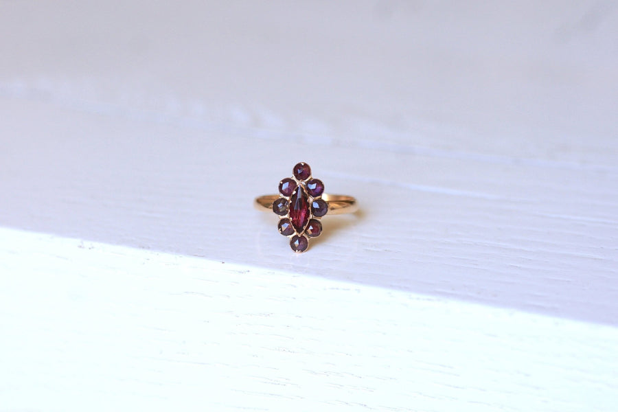 Antique marquise ring in gold and garnets from Perpignan - Galerie Pénélope