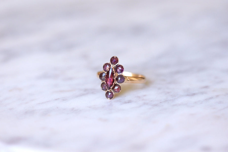 Antique marquise ring in gold and garnets from Perpignan - Galerie Pénélope