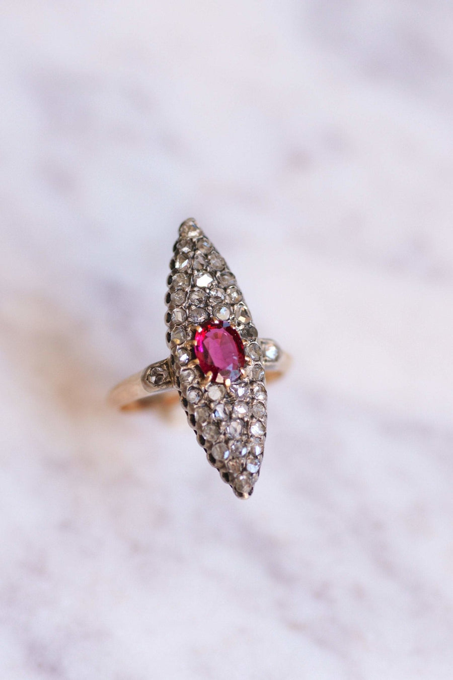 Antique marquise ring in pink gold, rubelite and diamonds, 19th Century - Galerie Pénélope
