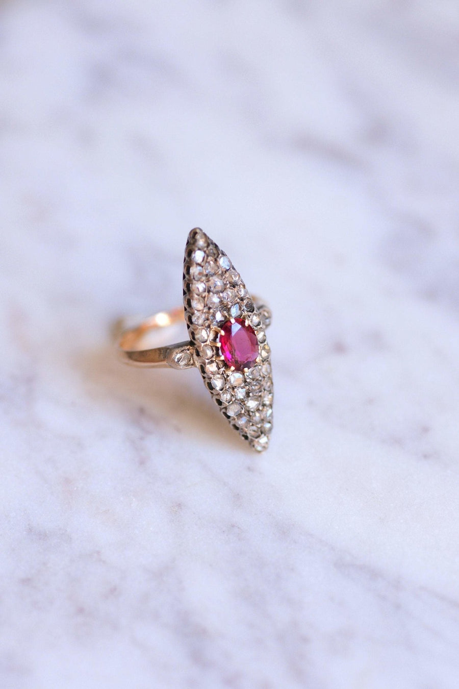 Antique marquise ring in pink gold, rubelite and diamonds, 19th Century - Galerie Pénélope