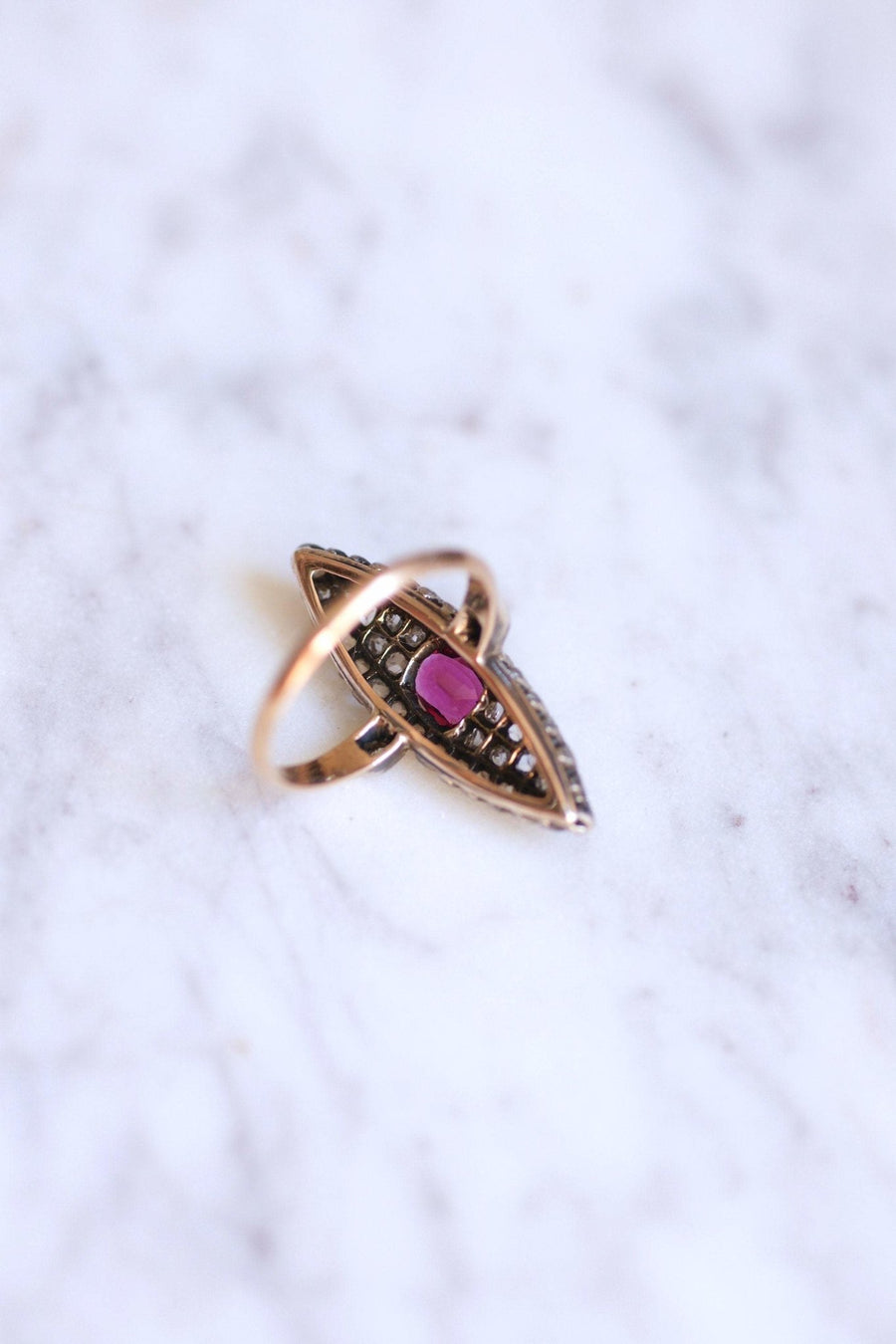 Antique marquise ring in pink gold, rubelite and diamonds, 19th Century - Galerie Pénélope