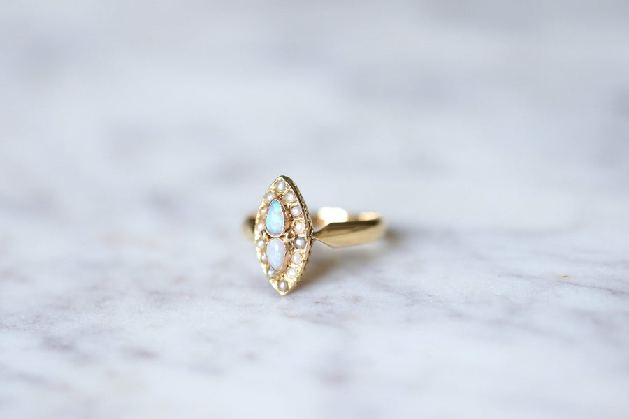 Antique Victorian marquise ring gold, opal and fine pearls - Galerie Pénélope