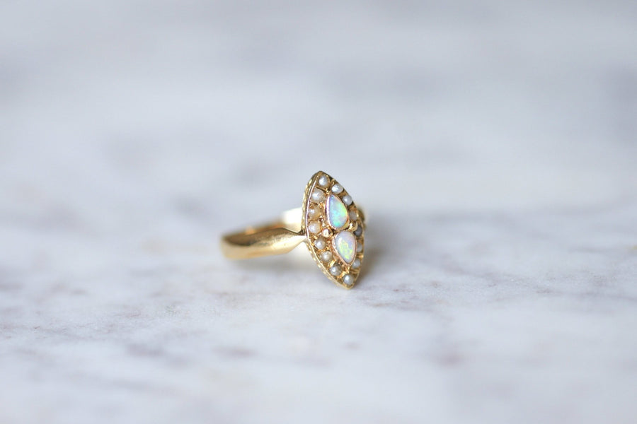 Antique Victorian marquise ring gold, opal and fine pearls - Galerie Pénélope