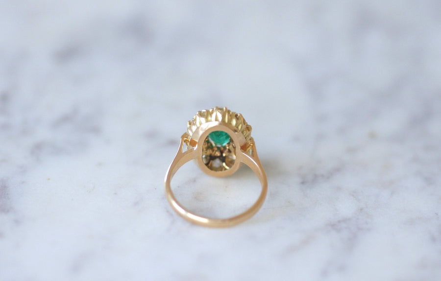 Emerald marquise ring with diamond setting - Galerie Pénélope