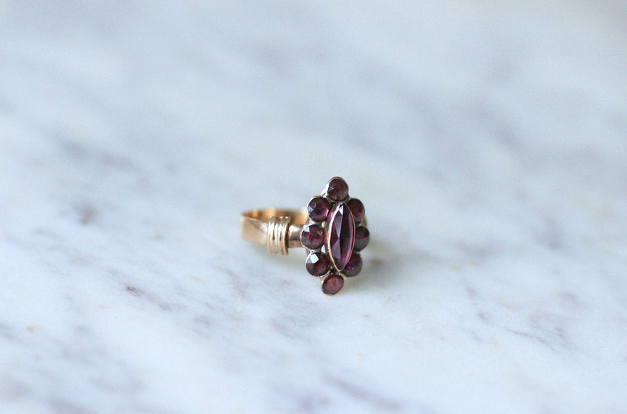 Marquise ring with Perpignan garnets - Galerie Pénélope