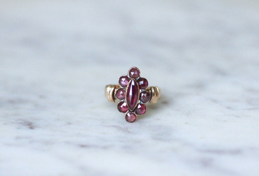 Marquise ring with Perpignan garnets - Galerie Pénélope