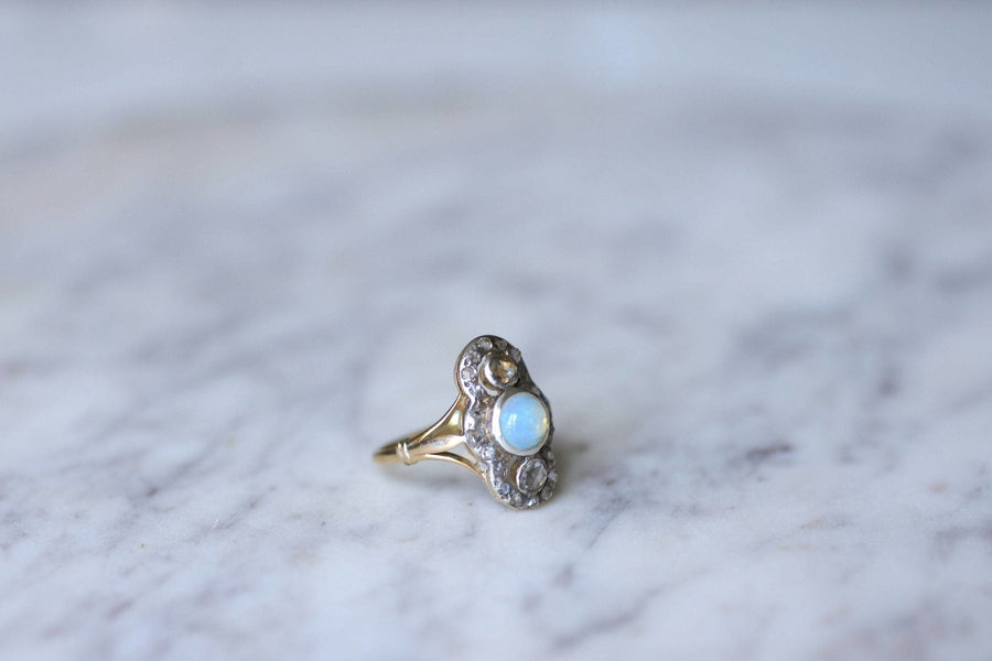 Opal and diamond marquise ring - Galerie Pénélope