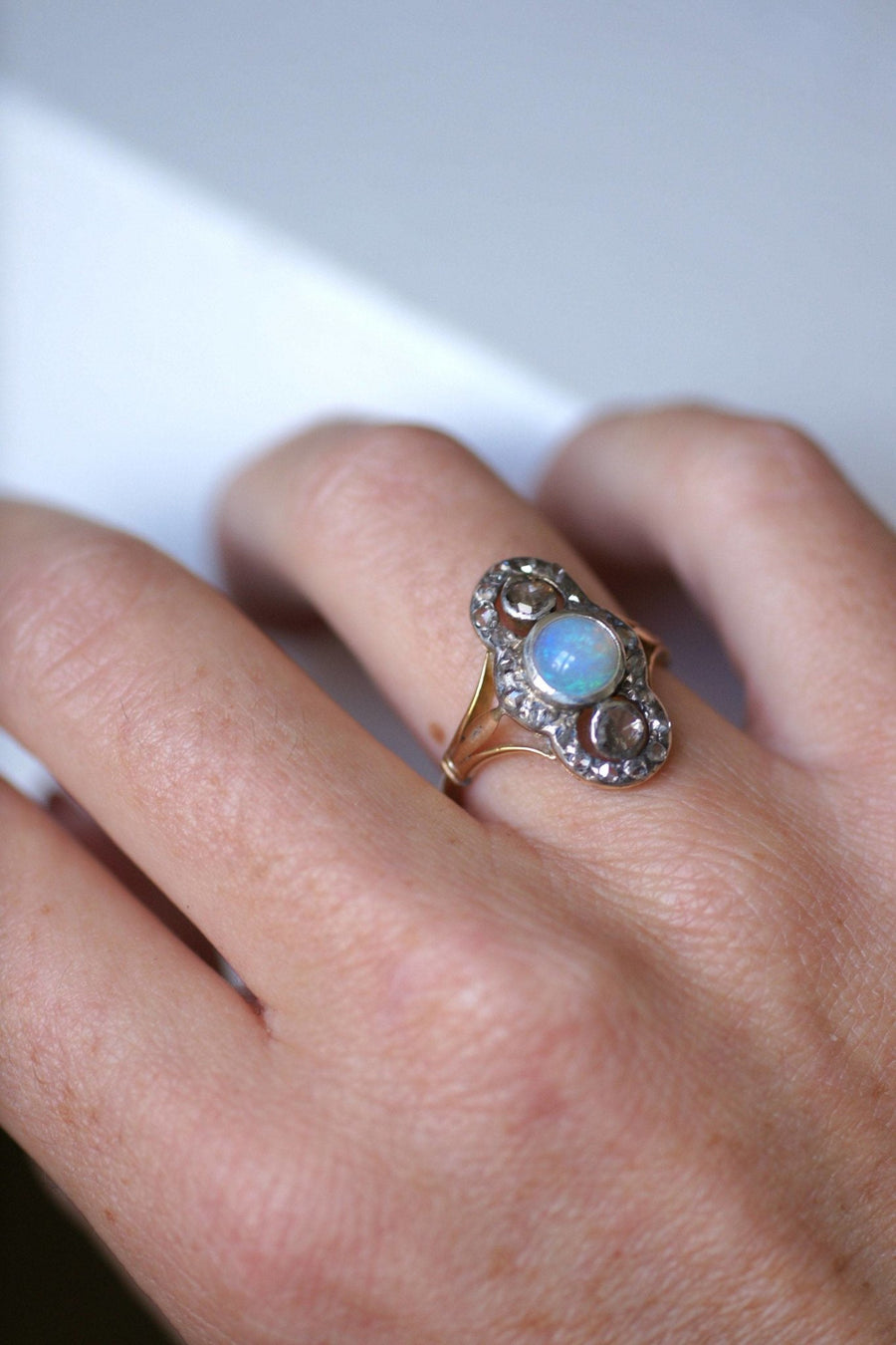 Opal and diamond marquise ring - Galerie Pénélope