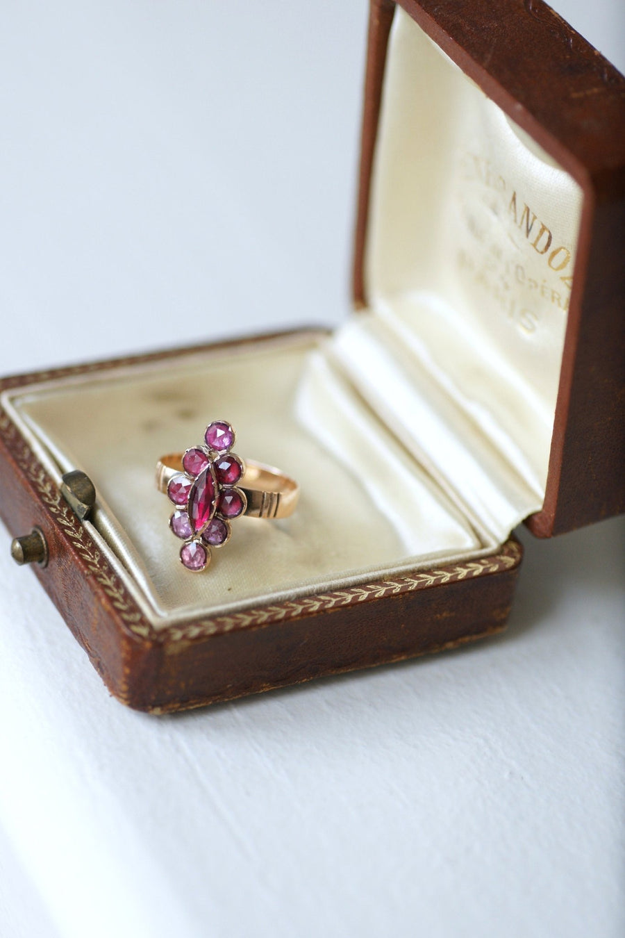 Marquise ring in pink gold with Perpignan garnets - Galerie Pénélope