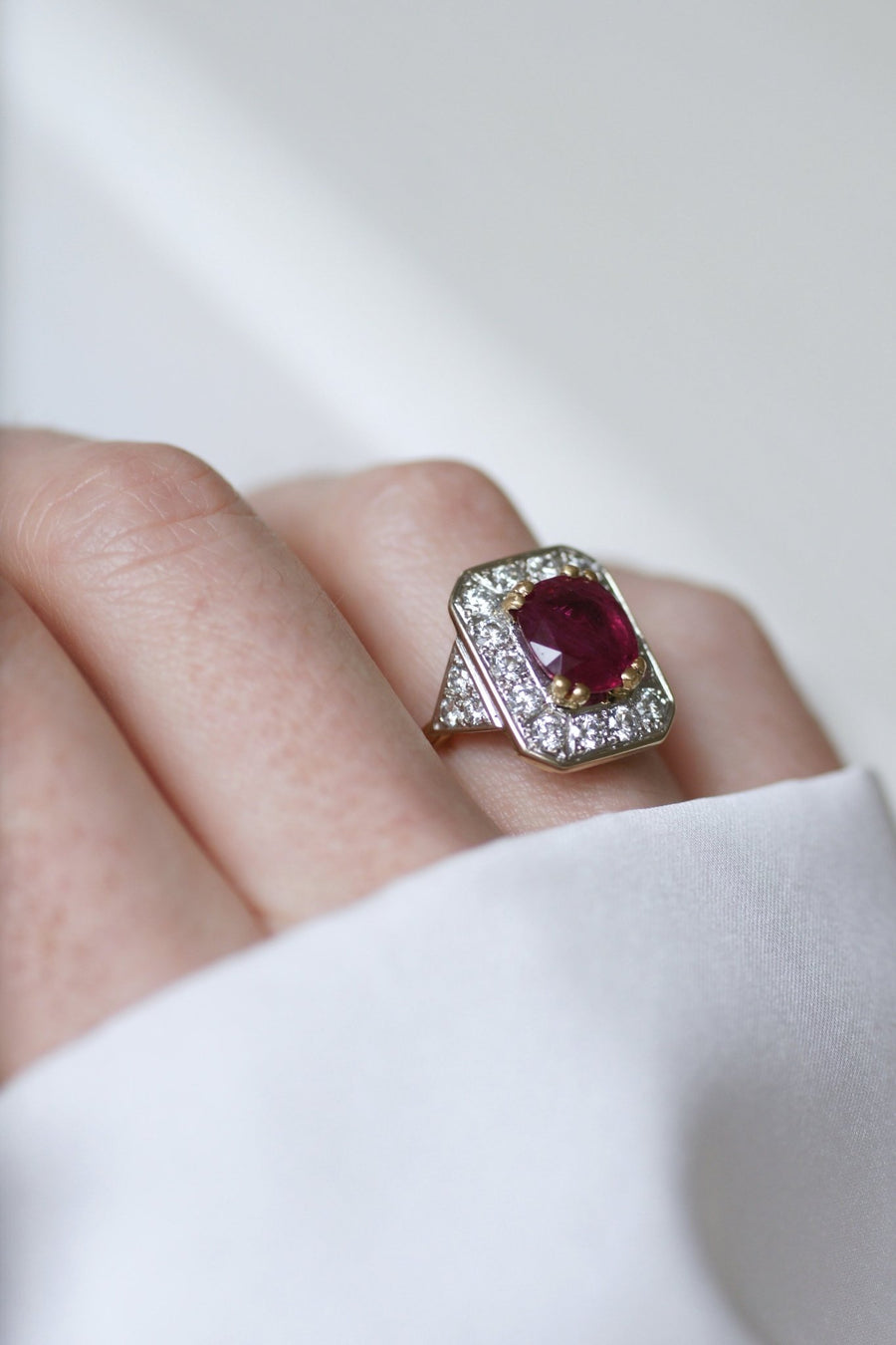 Octagonal Ruby and Diamond Ring - Galerie Pénélope