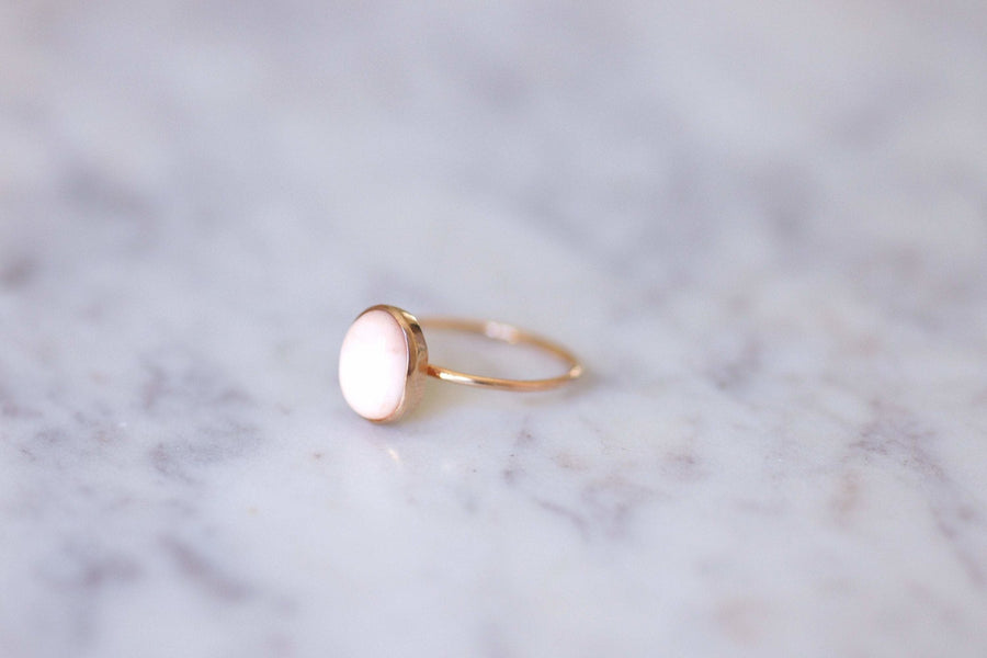 Antique pink gold coral angel skin ring - Penelope Gallery
