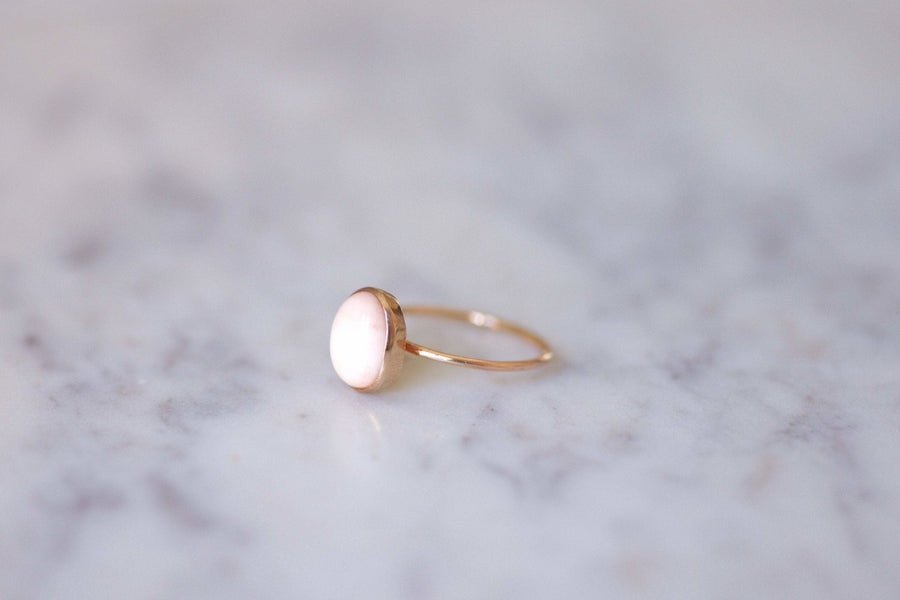Antique pink gold coral angel skin ring - Penelope Gallery