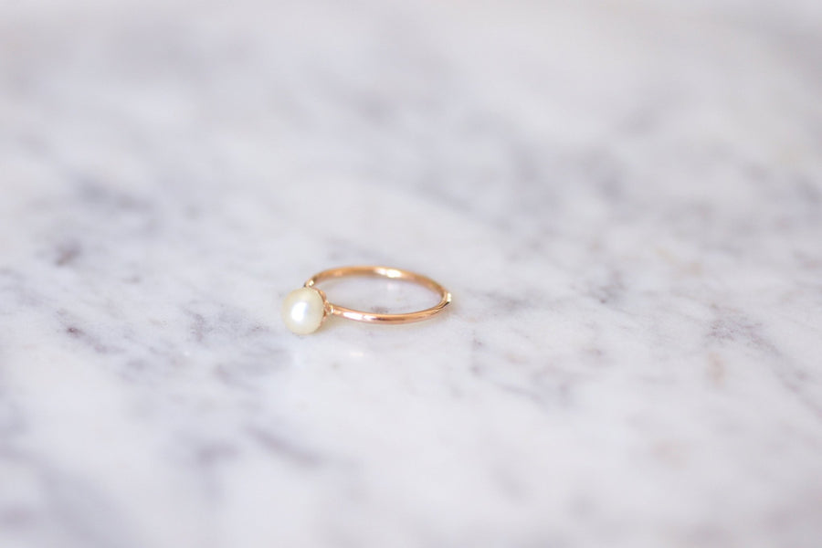 Fine pearl ring on rose gold - Penelope Gallery