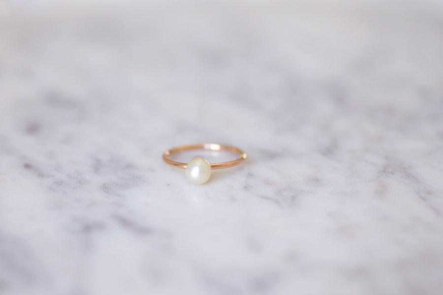 Fine pearl ring on rose gold - Penelope Gallery