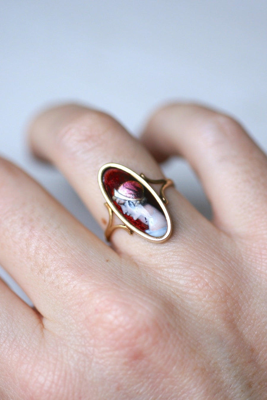 Yellow gold and Limoges enamel antique portrait ring - Galerie Pénélope
