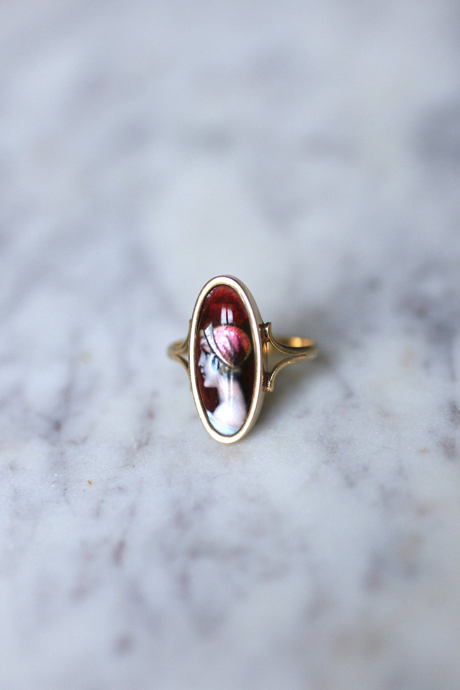 Yellow gold and Limoges enamel antique portrait ring - Galerie Pénélope