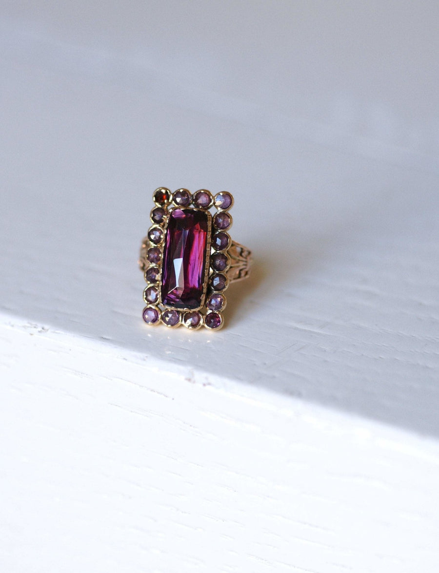 Rectangular rose gold and garnet ring - Penelope Gallery