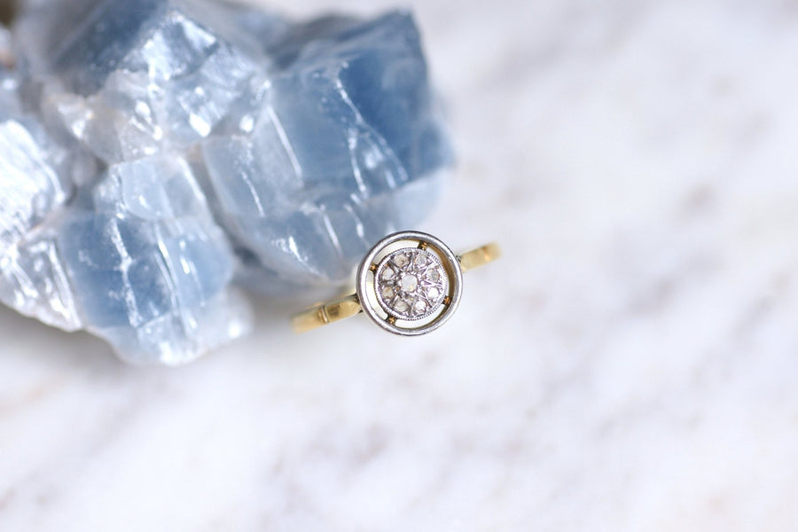 Round Art Deco platinum, yellow gold and diamonds engagement ring - Galerie Pénélope