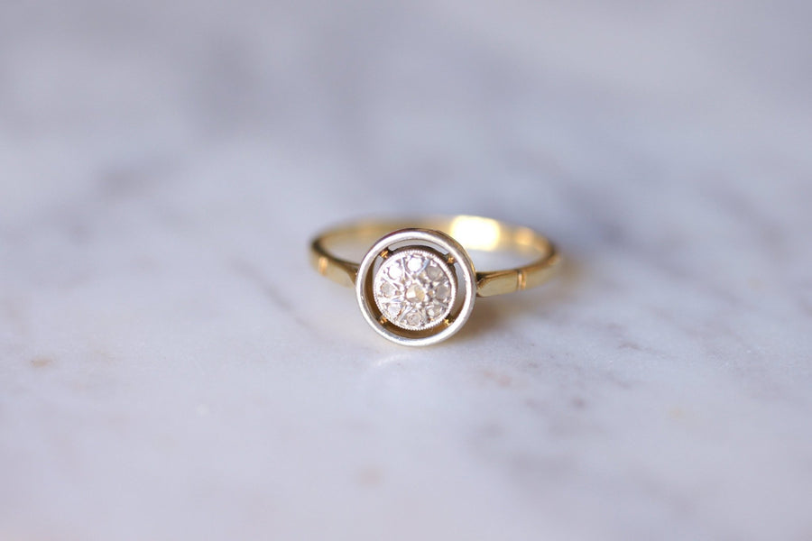 Round Art Deco platinum, yellow gold and diamonds engagement ring - Galerie Pénélope