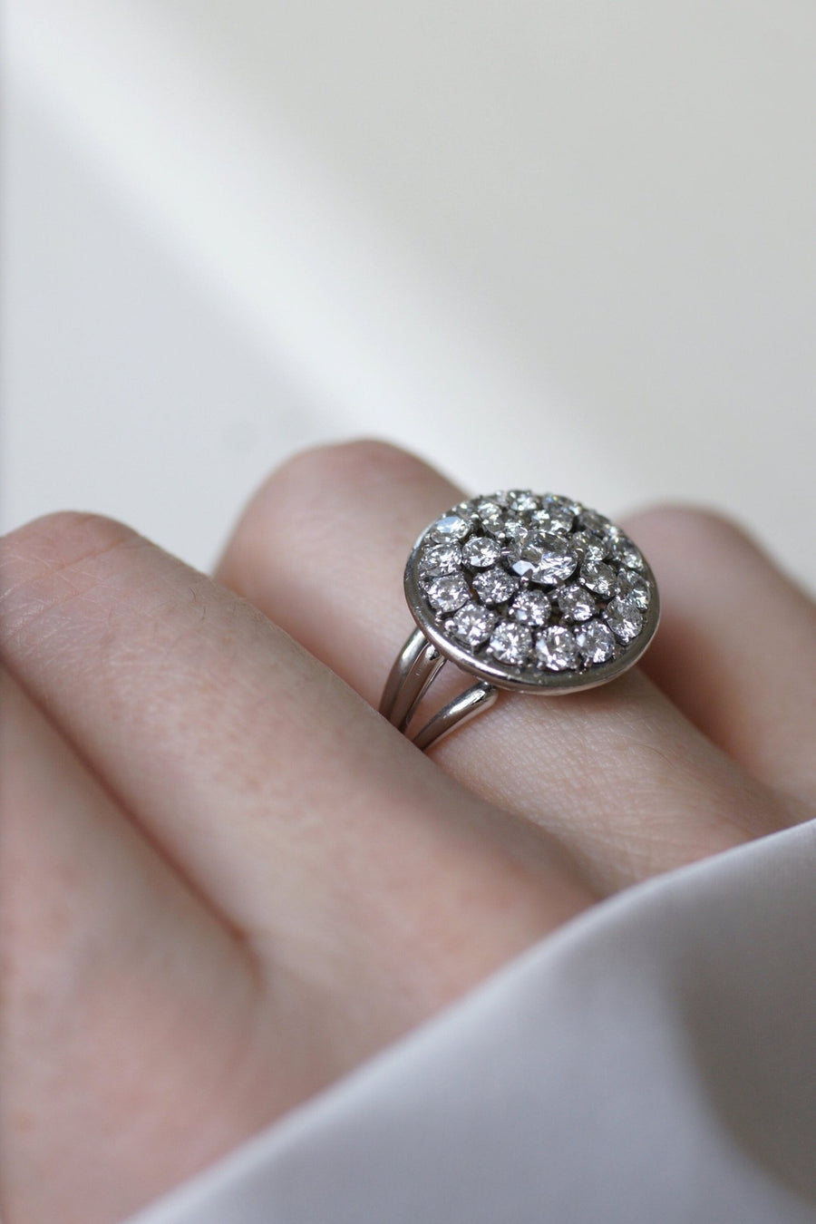 Round white gold and platinum diamond wire ring - Galerie Pénélope