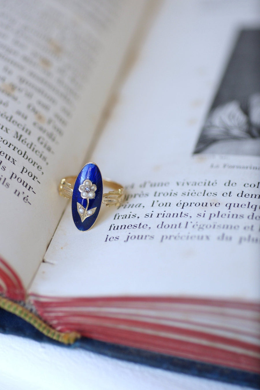 Sentimental flower ring with pearls on enamel - Galerie Pénélope