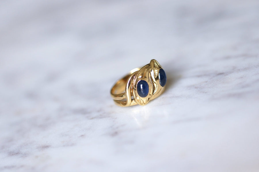 Yellow gold and cabochon sapphires Victorian coiled snakes ring - Galerie Pénélope