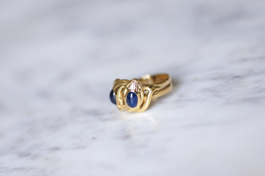 Yellow gold and cabochon sapphires Victorian coiled snakes ring - Galerie Pénélope
