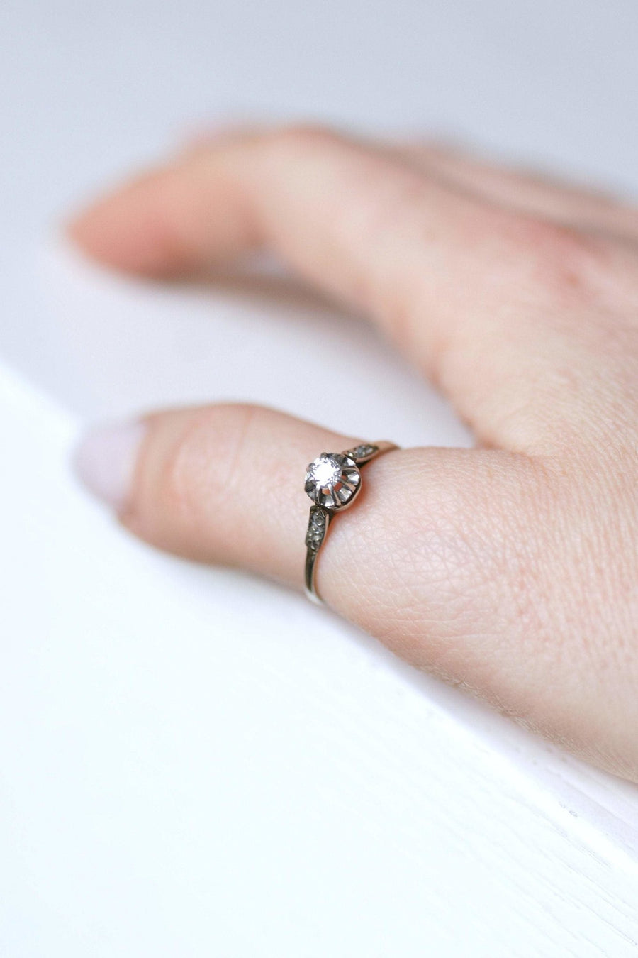 Solitaire Art Deco white gold, platinum and diamond ring - Galerie Pénélope